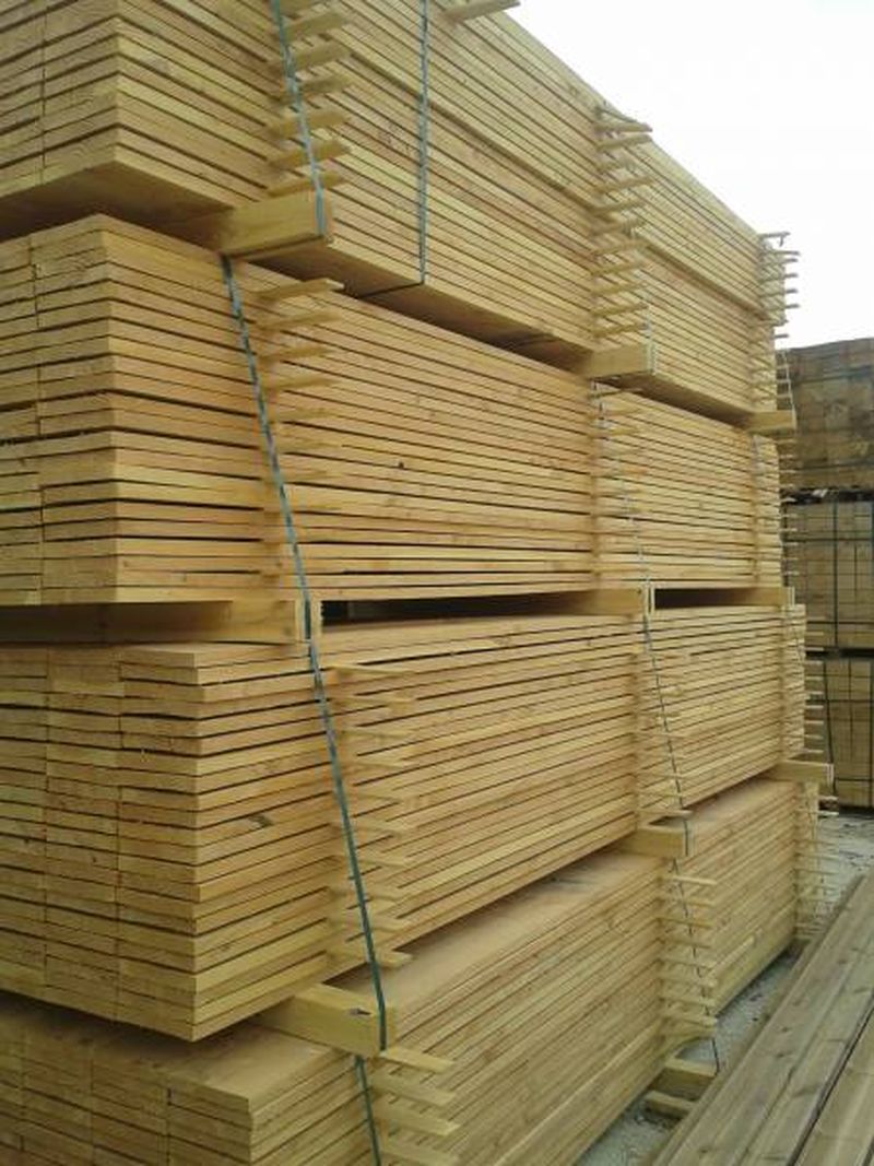Dussault un grand stock de bois de construction près de Marseille 