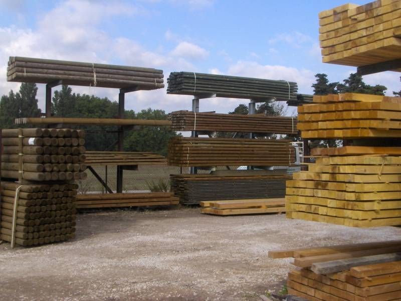 Grand stock de bois à l'année chez Dussault 13180