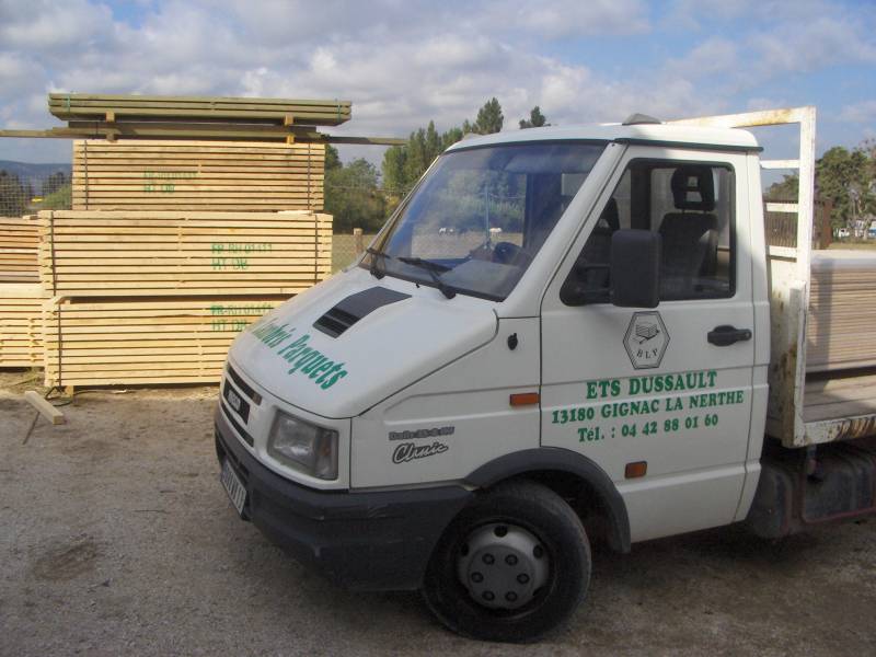 Vente de panneaux en bois exotique à Marseille dans les Bouches-du-Rhône