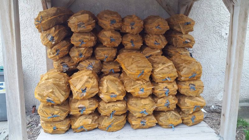 abris bois dans le 13 chez Dussault