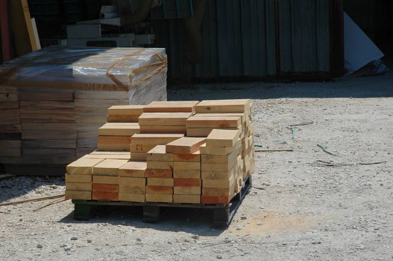 Bois pour caler sur commande aux Ets DUSSAULT à Gignac la Nerthe dans le 13