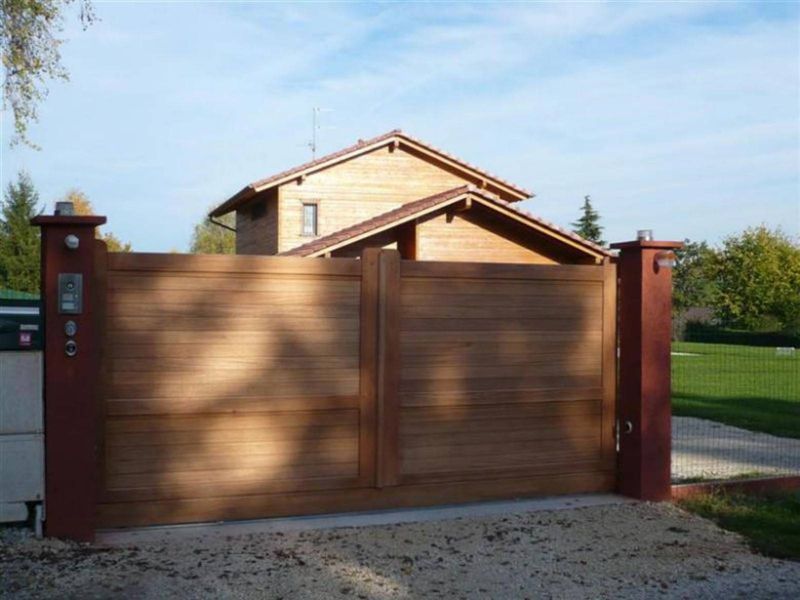 portail réalisé en lame de palapi