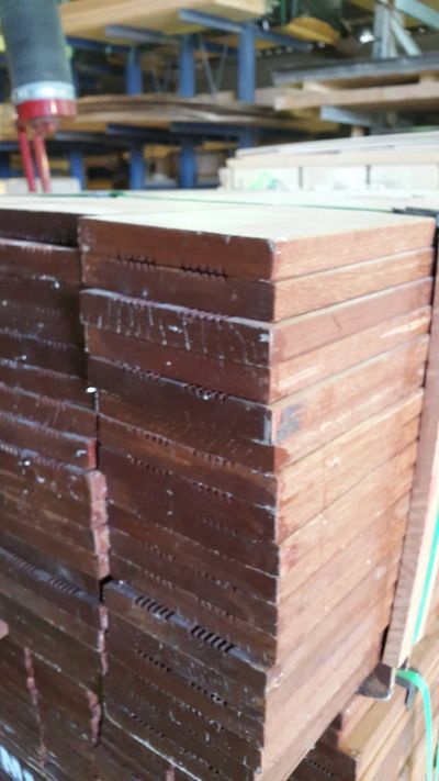 Vente de bois à Toulon dans le Var